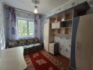 Доля квартиры 77.6 м² в Мурманской области, г. Апатиты, ул. Жемчужная, д. 8, кв. 27. Кадастровый номер: 51:14:0020702:1670.