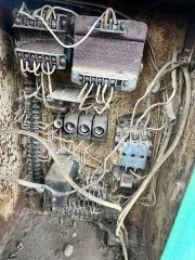 Ножницы гильотина Н3121. Прямолинейная продольная и поперечная резка листового металла как по разметке, так и по заднему и боковому упорам. Год ввода в эксплуатацию: 1976. Состояние: б/у, требует ремонта. Местонахождение: 344034, г. Ростов-на-Дону, ул. Железнодорожный Нижний проезд, 1Б.