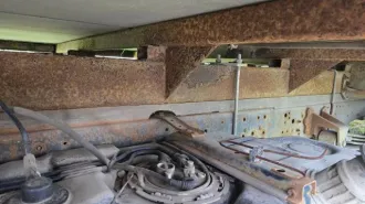 Gaz c41r92 2019 ГАЗ C41R92, 2019 года грузовой автомобиль, марка: ГАЗ, модель: C41R92, год изготовления: 2019 г.в., г/н: Х624НМ125, кузов №: A21R22K0110412 Требуется замена лобового стекла. 2. Сквозная коррозия на кабине над лобовым стеклом. 3. Имеются очаги ржавчины рамы. 4. Отсутствует…