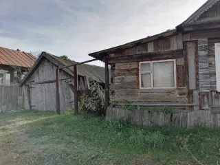 Доля дома 35,1 м² и земельного участка 1937 м² в Ульяновской области. 1/3 доля жилого дома, площадь 35,1 кв.м., назначение: жилое, количество этажей: 1. 1/3 доля земельного участка, площадь 1937 кв.м., назначение: земли населенных пунктов. Адрес: Россия, Ульяновская обл., Новоспасский р-н, с…