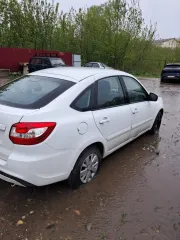 Легковой автомобиль Lada Granta, 2021 год выпуска, VIN XTA219170M0420011. Находится в залоге у банка АО «ТБанк» (ИНН 7710140679).