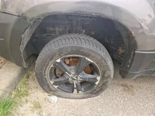 FORD ESCAPE 2004 <p>Автомобиль легковой, марка FORD ESCAPE, г.в. 2004, VIN: 1FMYU02Z25KA62963. Аккумуляторная батарея автомобиля разряжена. Автомобиль находится в залоге. Залогодержатель ПАО "Сбербанк России".</p>