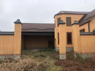 Жилой дом 220 кв.м и земельный участок 646 кв.м, Чеченская Республика, с.Гехи, Буденного ул., 19/1. Жилой дом, площадь 220 кв.м., кад. №20:11:0301010:76, и земельный участок, площадь 646 кв. м., кад. № 20:11:0301012:520, адрес: Чеченская Республика, с.Гехи, Урус Мартановский, Буденного ул., 19/1.
