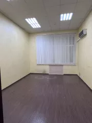 Нежилое помещение, общая площадь 127,8 кв.м., этаж № 3, кадастровый номер: 77:03:0004010:1915, расположенное по адресу: г. Москва, ул. 2-я Энтузиастов, д. 5, помещение 11Н/3. Цена 13018184 руб. (НДС не облагается). 1299/4152 доля в праве общей долевой собственности на нежилое помещение общей…