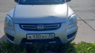 Автомобиль Киа Jes Sportage Km Kms, 2010 г.в., VIN XWEKG812CA0001067, рег. знак А130ХН35, перламутрово серебристый.