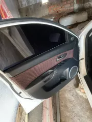 Автомобиль марки MAZDA 3, 2005 года выпуска, Идентификационный номер  VIN  JMZBK14F261349739, цвет Белый, является технически не исправным, требует ремонта двигателя, отсутствует часть деталей двигателя, отсутствуют колеса. Является предметом залога в ООО МКК  КАРМАНИ