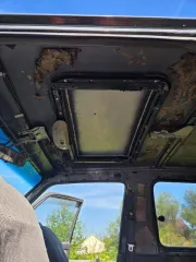 Mitsubishi Pajero 1992 года, 110 лс, пробег 289539 км, полный привод. VIN: JMB0RV230MJ000646, цвет кузова темно-серый, бензиновый двигатель 2.5 л (2454 куб.см). ПТС 74 КХ 528993 от 07.08.2007, госномер М404УО22.