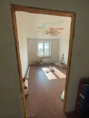 Квартира 50 кв.м. в Московской области, Павло-Посадский городской округ, деревня Евсеево, дом 27а, квартира 59. Общая долевая собственность, доля в праве 5/6. Находится в залоге у ПАО "Sberbank". Кадастровый номер: 50:17:0000000:44172.