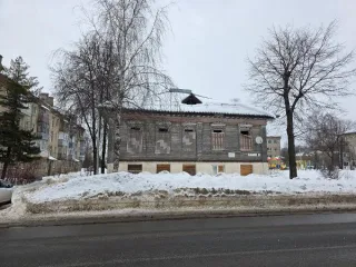 Нежилое здание 196,6 кв.м с земельным участком, Углич, Ярославская обл. Нежилое здание вместе с земельным участком, расположенное по адресу: Ярославская обл., г. Углич, ул. 9 Января, д. 34 является выявленным объектом культурного наследия «Дом причта Ильинской церкви, позднее купеческой семьи…