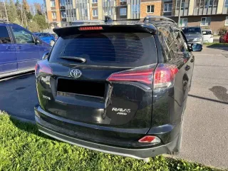 Toyota RAV4 2018 года, 146 лс, 152000 км, полный привод, АКПП, VIN номер XW7RDREV70S041985, подогрев руля и лобового стекла. Заводится и едет. Сколы и царапины по всему кузову. Периодически загорается ошибка по полному приводу и лампа неисправности двигателя (Check Engine) (информацией о причинах…