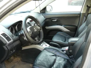 Mitsubishi Outlander 2011 года. VIN: JMBXTCW4WBU003609. Осмотр по адресу: г. Омск, ул. М. Жукова, д. 74/1, по четвергам в 18:00 по предварительной заявке. Контакты для связи и ознакомления с документами: тел. 8-950-781-45-99, e-mail: shap5984@bk.ru.