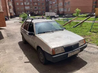 ВАЗ 21093 2002 г.в. VIN: XTA21093023340057. Машина на ходу. Требуется ремонт кузова. Находится в залоге у ПАО «Совкомбанк».