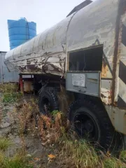 Прицеп-цистерна ЧМЗАП-5524П ТЗ-22, 1996 года выпуска, цвет желтый. VIN XTS05524ПR0002008, номер шасси 0002008, государственный номер АН6268/59. Разрешенная максимальная масса 30000 кг, масса без нагрузки 7000 кг. Двигатель отсутствует. Находится в городе Новый Уренгой, ЯНАО.