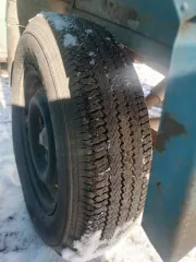 Прицеп САЗ8299, 2001 года выпуска, VIN: X3E82990010016983. Исправен, предназначен для легковых транспортных средств. Износ шин 0,5 мм, состояние шин хорошее. Имеется ржавчина по кузову.