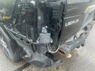 Lexus LX 570 VIN: JTJHY00WX04279138