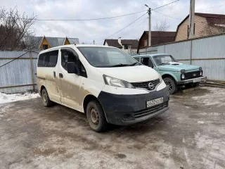 Nissan NV200 Vanette 2012 года, белый цвет. Двигатель HR16, мощность 109 л.с. (81.75 кВт), объем 1597 см³. Кузов № VM20025773, экологический класс 4. Максимальная масса 1925 кг, масса без нагрузки 1250 кг. Произведен в Японии.