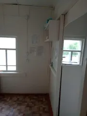 Земельный участок площадью 327 кв. м и здание площадью 66,5 кв. м в Архангельской области, Устьянский муниципальный округ, деревня Коптяевская, дом 10. Кадастровый номер участка: 29:18:120301:340. Здание Коптяевский ФАП, кадастровый номер: 29:18:120301:160.