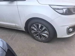 Автомобиль легковой универсал KIA CARNIVAL, 2018 года выпуска, идентификационный номер  VIN :  KNAMB81ABJS444456, цвет белый, регистрационный знак: Р088ОХ790, Двигатель: D4HBJH861128, Кузов: KNAMB81ABJS444456, Категория ТС: категория В/М1. Автомобиль прибыл на стоянку своим ходом в сентябре 2024…