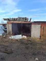 Гаражный бокс 18 кв.м и земельный участок 28 кв.м Вологодская область Здание с кадастровым номером 35:26:0106016:895 вместе с земельным участком с кадастровым номером 35:26:0106016:915 Здание, назначение: нежилое, гаражный бокс, кадастровый номер 35:26:0106016:895, площадью 18,0 кв. м, вместе с…