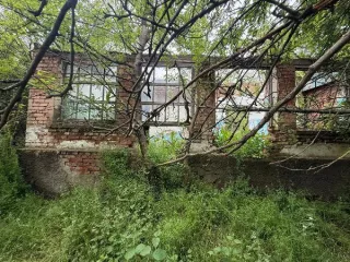 Здание детсада №43, 359,6 кв.м, земельный участок 5050 кв.м, Краснодарский край. Здание детского сада № 43, назначение: нежилое, площадь: общая 359,6 кв. м, литер: Ааа1, кадастровый номер 23:06:1001002:50, и земельный участок площадью 5050 кв. м, кадастровый номер 23:06:1001002:38, категория…