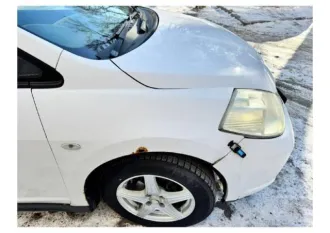 Nissan Tiida 2007 года, 109 л.с., пробег 300000 км. Автомобиль Nissan Tiida Latio, цвет белый, ПТС 25 УВ 315859, государственный номер К985АН125, страна-изготовитель Япония, разрешенная максимальная масса 1475 кг, масса без нагрузки 1200 кг.