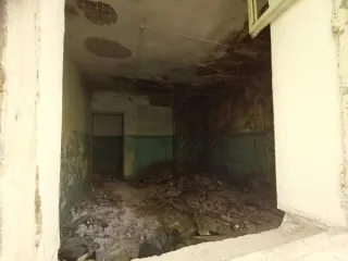 Земельный участок 794 кв.м и комбинат бытового обслуживания 410 кв.м, п. Зингейский, Челябинская область. Земельный участок общей площадью 794 кв.м, с кадастровым номером 74:11:0306001:990, с расположенным на нем нежилым зданием — комбинат бытового обслуживания общей площадью 410 кв.м, с…