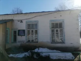 Здание школы нежилое площадью 554,9 кв.м, 1 этаж, кадастровый номер 33:06:110401:122. Интернат нежилой площадью 231,7 кв.м, 1 этаж, кадастровый номер 33:06:110401:125. Здание котельной нежилое площадью 39,7 кв.м, 1 этаж, кадастровый номер 33:06:110401:117. Артскважина, сарай деревянный, сарай…