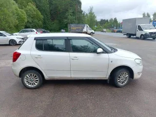 Skoda Fabia 2011 года, 86 л.с., пробег 291000 км. VIN: XW8EC45J2BK556053.
