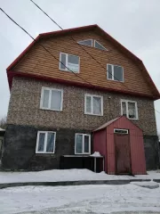 Здание жилое площадью 238,3 кв. м, кадастровый номер 41:05:0101076:152; земельный участок площадью 1257 кв. м, кадастровый номер 41:05:0101076:18, назначение – для индивидуального жилищного строительства, местонахождение: Камчатский край, Елизовский р-н, п. Новый, ул. Шоссейная, 12а. Обременение –…