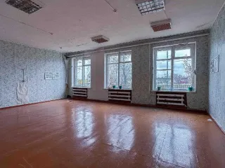 Имущественный комплекс школа, котельная, 2 уборные, земельный участок 1,5 га, Липецкая обл., Усманский р-н, с. Пластинки Имущественный комплекс в составе которого 4 объекта недвижимости и земельный участок, расположенный по адресу: Липецкая область, Усманский район, с. Пластинки, ул. Центральная…