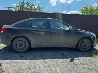 Chevrolet Cruze 2013 года выпуска, VIN XUFJF695JE3013434, пробег 226 735 км.