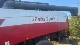 Зерноуборочный комбайн РСМ-142 Acros 530 в сборе с жаткой, заводской номер рамы R0ACR530011357, цвет красно-белый, находится в рабочем состоянии, состояние хорошее. Адрес: Ростовская область, Волгодонской район, п. Сибирьковый.