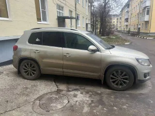 Volkswagen Tiguan 2012 года, 170 лс, 275000 км, полный привод, АКПП Автотранспортное средство:
Марка и(или) модель: VOLKSWAGEN TIGUAN
Год выпуска: 2012
Идентификационный номер (VIN): XW8ZZZ5NZDG113113
Цвет кузова (кабины): Серебристо-желтый
Рабочий объем (см³): 1984
Мощность (кВт/л.с.)…
