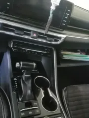 Легковой автомобиль Kia K5, 2021 г.в., г/н А070ЕН761, VIN XWEG6417BM0004763, черного цвета, коробка автомат, кузов без видимых повреждений, стекла зеркала в целостности, салон без потертостей и повреждений, приборная панель целая, диски литые, резина WESTLAKE R18, имеется неисправность в коробке…