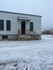 Нежилое здание: столовая в т.ч. кафе, назначение: нежилое,  площадью 1592 кв.м , КН 69:01:0070120:35 по адресу: Российская Федерация, Тверская область, м.о. Андреапольский, г.Андреаполь, ул. Авиаторов, д.64  с земельным участком, кадастровый номер  69:01:0070120:1012, категория земель: земли…
