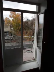 Квартира в Пензе, 48.9 кв.м. Назначение – жилое, общая площадь 48.9 м2, расположена по адресу: Пензенская область, Пенза, Ленинский район, улица Бакунина/Володарского, 27/76, кв. 31. Кадастровый номер: 58:29:4005001:562. В залоге у ПАО "Сбербанк России".