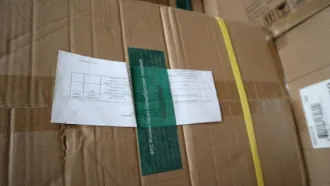 Кронштейны для телевизоров ISA. Кронштейн для телевизора настенный наклонный, модель CP401 (ISA IS461446, Китай), 125 коробок - 500 шт. Кронштейн для телевизора настенный наклонный, модель CP-102 (ISA 469826, Китай), 275 коробок - 2750 шт. Наборы крепежа - 175 наборов. Кронштейн для телевизора…