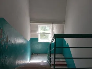 Нежилое здание школы 1812,5 кв.м. Общеобразовательная школа под демонтаж, 1978 года постройки. Общая площадь 1812,5 кв.м., кадастровый номер 16:29:100101:148. Расположена по адресу: Республика Татарстан, Муслюмовский район, с. Семяково, ул. Школьная, д. 32а. Год ввода в эксплуатацию: 1978…