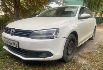 Легковой автомобиль, марка: Volkswagen, модель: Jetta, год изготовления: 2011, цвет: белый, VIN: WVWZZZ16ZCM024723, ПТС: 64НО862755, госномер: В119ОУ164, мощность двигателя: 122 л.с. (89 кВт), разрешенная максимальная масса: 1870 кг, масса без нагрузки: 1290 кг.