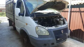 ГАЗ 3302, 2004 легковой автомобиль, марка: ГАЗ, модель: 3302, год изготовления: 2004, цвет: серебристый серо-зеленый, VIN: ХТН33020042016199, г/н: М425МС30. Особенности тех. состояния: коррозия по всему кузову, отсутствует навесное оборудование двигателя, двигатель разукомплектован, отсутствуют…