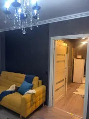 1-комнатная квартира 34.3 м2 в Екатеринбурге. Квартира (1-комнатная), площадь: 34,3 м2, жилая: 18,1 м2, кухня: 7,8 м2. Расположена по адресу: Свердловская область, г. Екатеринбург, б-р. Тбилисский, д. 17, кв. 212 (панель 1992 г., этаж: 13, этажность: 16), кадастровый номер: 66:41:0501066:1528…