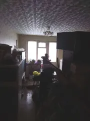 1/4 доля квартиры в Ярославской обл. еще 1/4 доля квартиры, площадь45.8 кв.м., назначение: Жилое, адрес  местонахождение : 152101, Ярославская обл, Ростовский р н, рп Семибратово, ул Новая, д 6, кв 28, кадастровый  условный  номер: 76:13:010101:2411