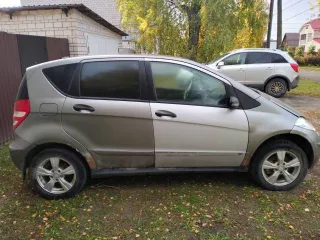 Mercedes-Benz A150 2007 года, 95 л.с., 268000 км, серый, VIN WDD1690311J461511, ПТС 18ТХ760781, госномер М364РО18, мотор стеклоочистителя не работает, требуется замена аккумулятора.