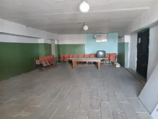 Помещение, площадью 564,6 кв.м Помещение, кадастровый номер 18:06:044001:640, 1975 года постройки, площадью 564,6 кв.м. 
Год ввода в эксплуатацию: 1975 
Кадастровый номер объекта недвижимости (здания, сооружения), в пределах которого расположено помещение:  
Общая площадь: 564.6 
Кадастровый номер…