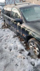 Opel Omega 1995 года, зеленый цвет. VIN: WOLOOOO2251018985, госномер: Х028АО138. Бензиновый двигатель объемом 2497 куб. см, мощность 175 л. с. (128,7 кВт). Экологический класс второй. Разрешенная максимальная масса 1955 кг, масса без нагрузки 1680 кг. Штрафов нет, в ДТП не была, не на ходу.