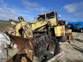 Трактор К-700А, 1991 года выпуска. Частично не комплектен, требует ремонта, не на ходу. Местоположение: п. Бованенково, ЯНАО.