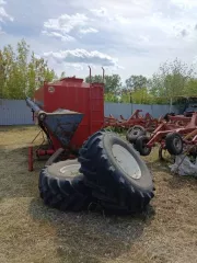Пневматический посевной комплекс Agrator-9800 (бункер 9 куб.м), заводской номер 175, год изготовления 2012.