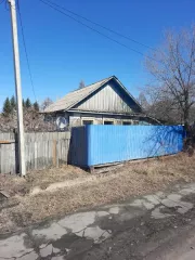 Жилой дом и земельный участок: Жилой дом площадью 44,1 кв. м, назначение объекта – жилое, количество этажей - 1, кадастровый номер 28:04:010481:28. Задолженность по уплате взносов за коммунальные услуги не представлена. Тех. документация не представлена. Зарегистрировано 6 чел.  Земельный участок…