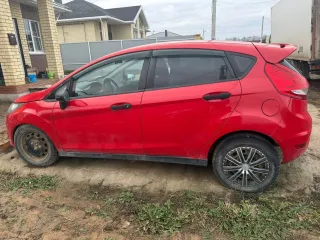 Ford Fiesta 2011 года выпуска, VIN WF0JXXGAJJBK4347. Автомобиль не эксплуатировался около года, не на ходу по неизвестной причине. Имеются повреждения колёс (шин), элементов ходовой части, стекол, фар, указателей поворота, стоп-сигналов, зеркал, а также царапины, сколы, потертости лакокрасочного…