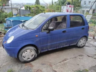 Легковой автомобиль Daewoo Matiz 2004 года выпуска, синий цвет. VIN: XWB4A11BD4A022822, ПТС: 39 РН 096784, госномер: Х904РУ64. Двигатель бензиновый F8CV, номер: 191696КА1, мощность 51 л.с. (37 кВт), объем 796 куб.см. Коробка передач механическая, передний привод. Не на ходу, требуется ремонт…